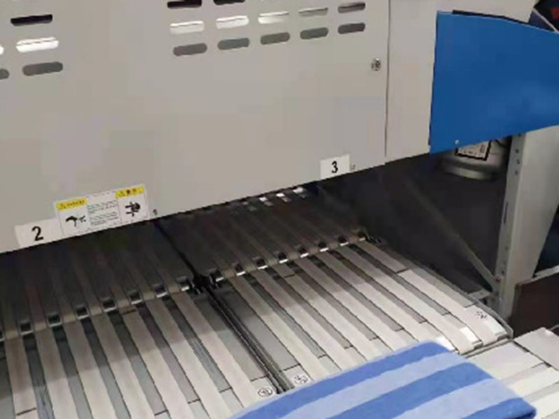 舞阳巾类折叠机-01